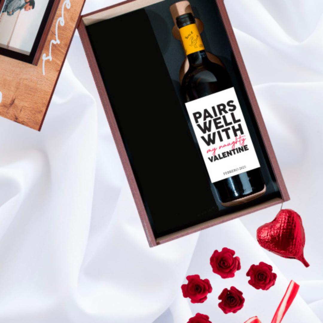 Caja de madera con portaretratos (caja vacía)