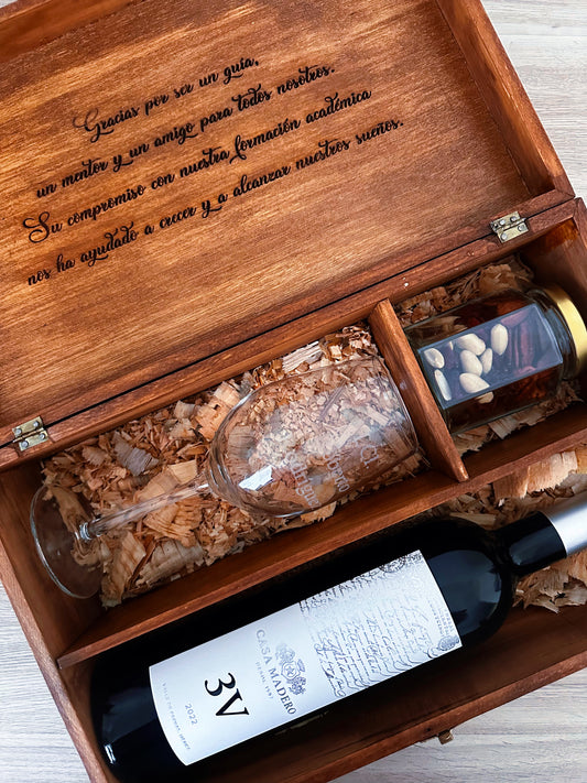 Caja para padrino/madrina (Kit Botella 3V+copa+snack)